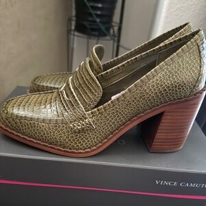 Vince Camuto Carigina Croc Loafers Size 8m
